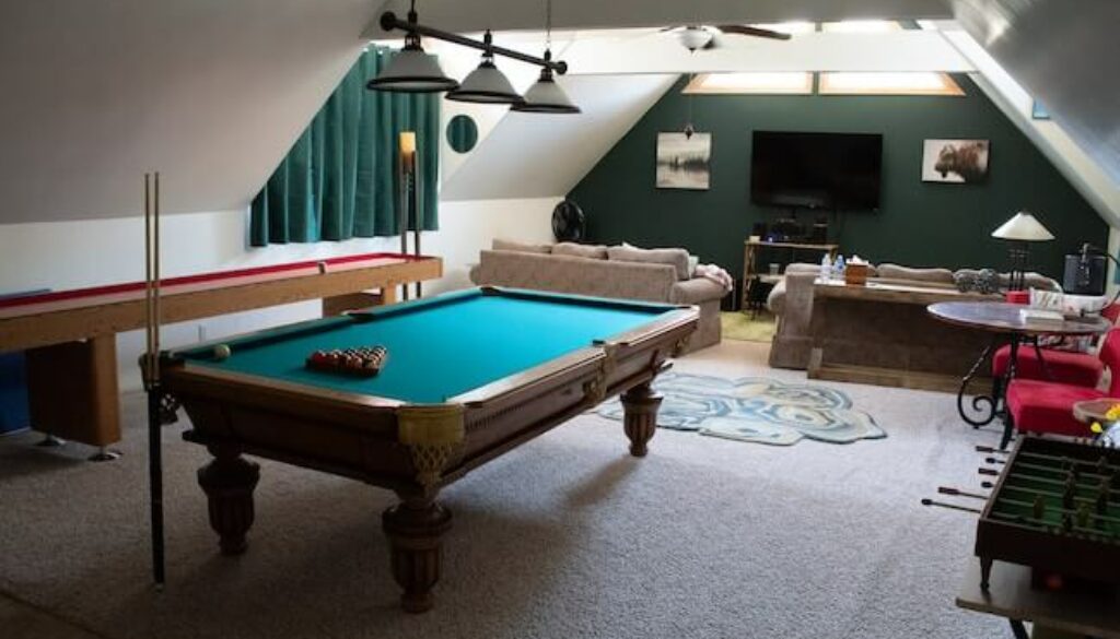 pool table in room